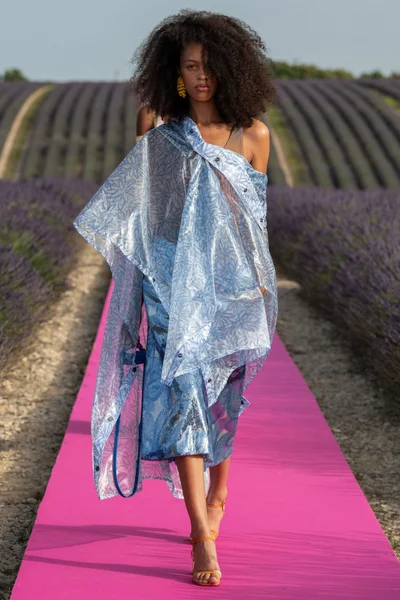 Look 8